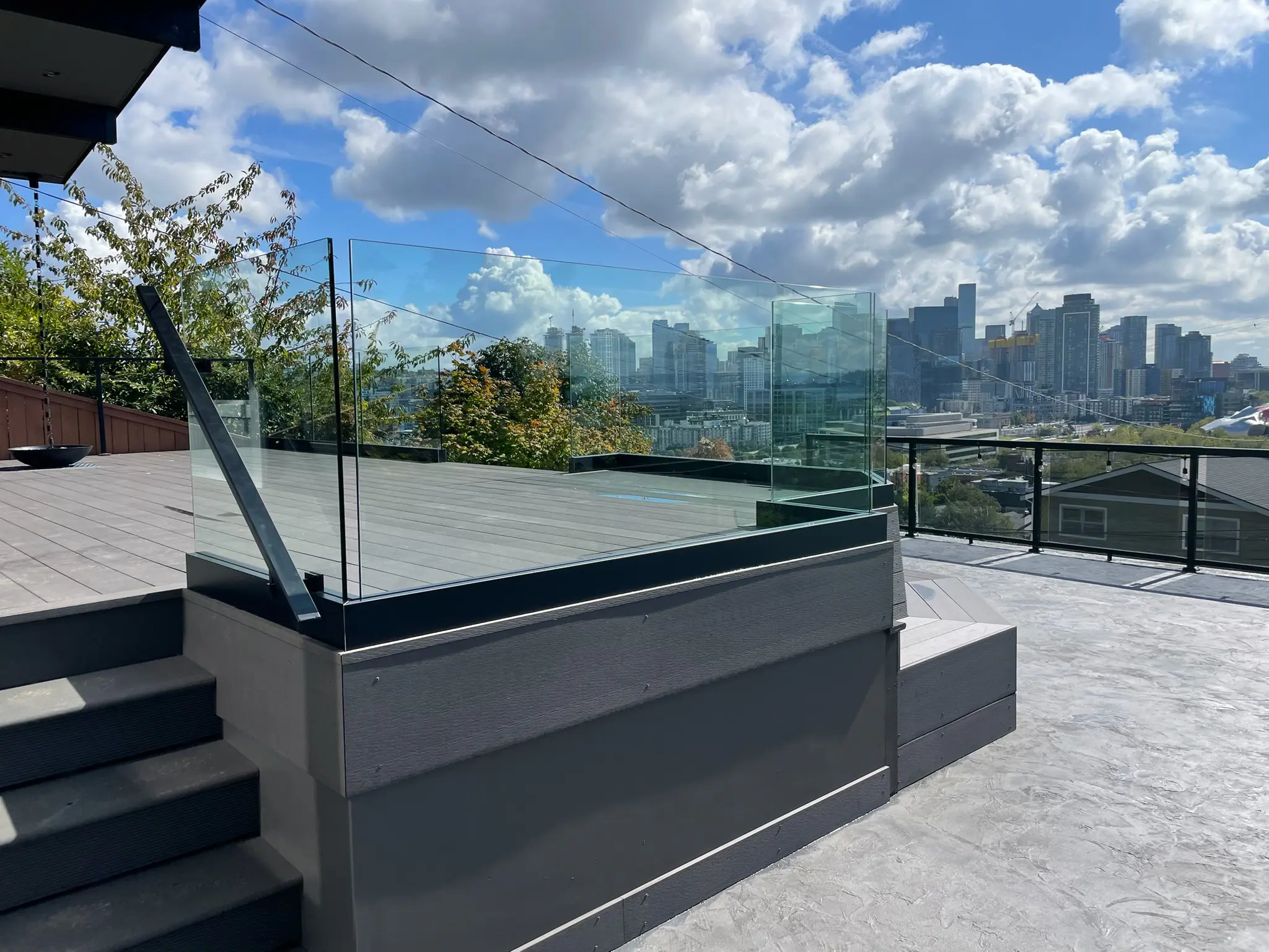 Custom glass banister by Northwest Glass LLC